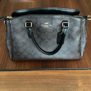 Coach handbag (like new)